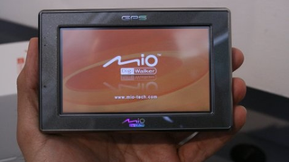 Mio's Widescreen C520 GPS Takes on the TomTom One XL
